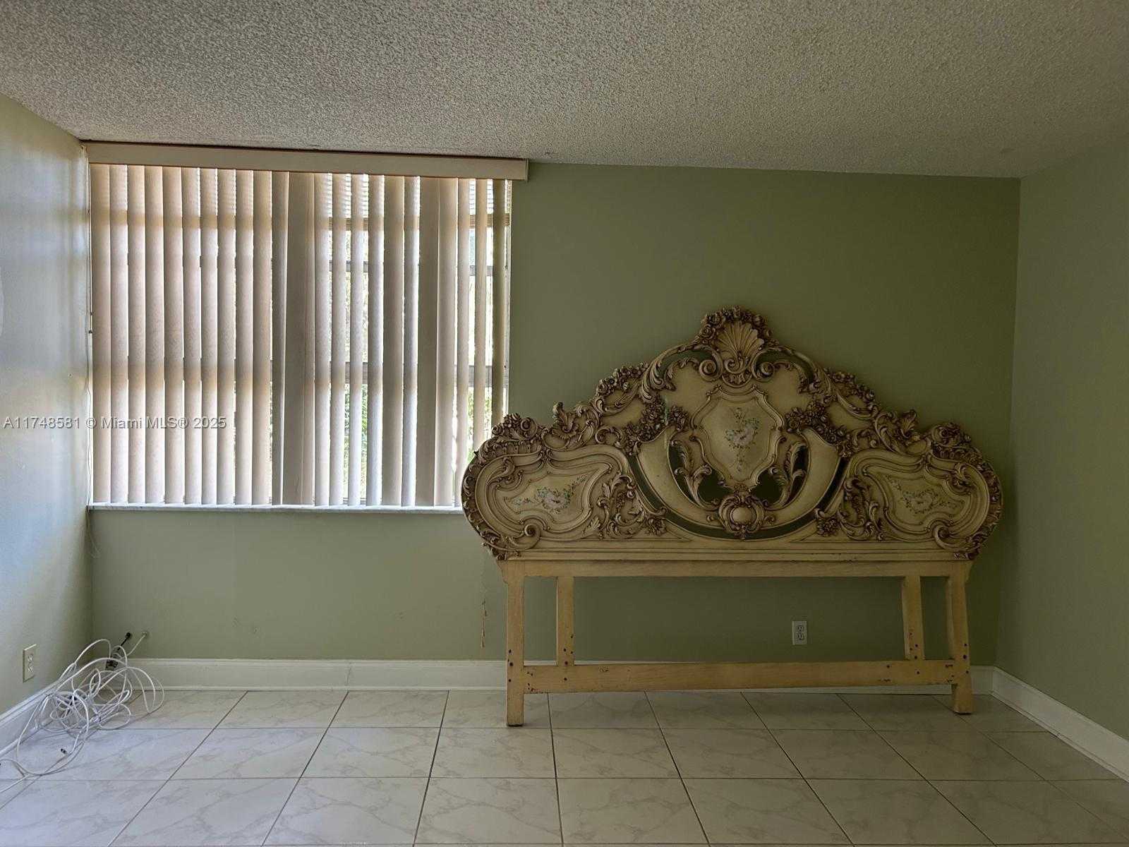 Small Image of 942 NORTH EAST 199TH ST #3E, Miami Number 13