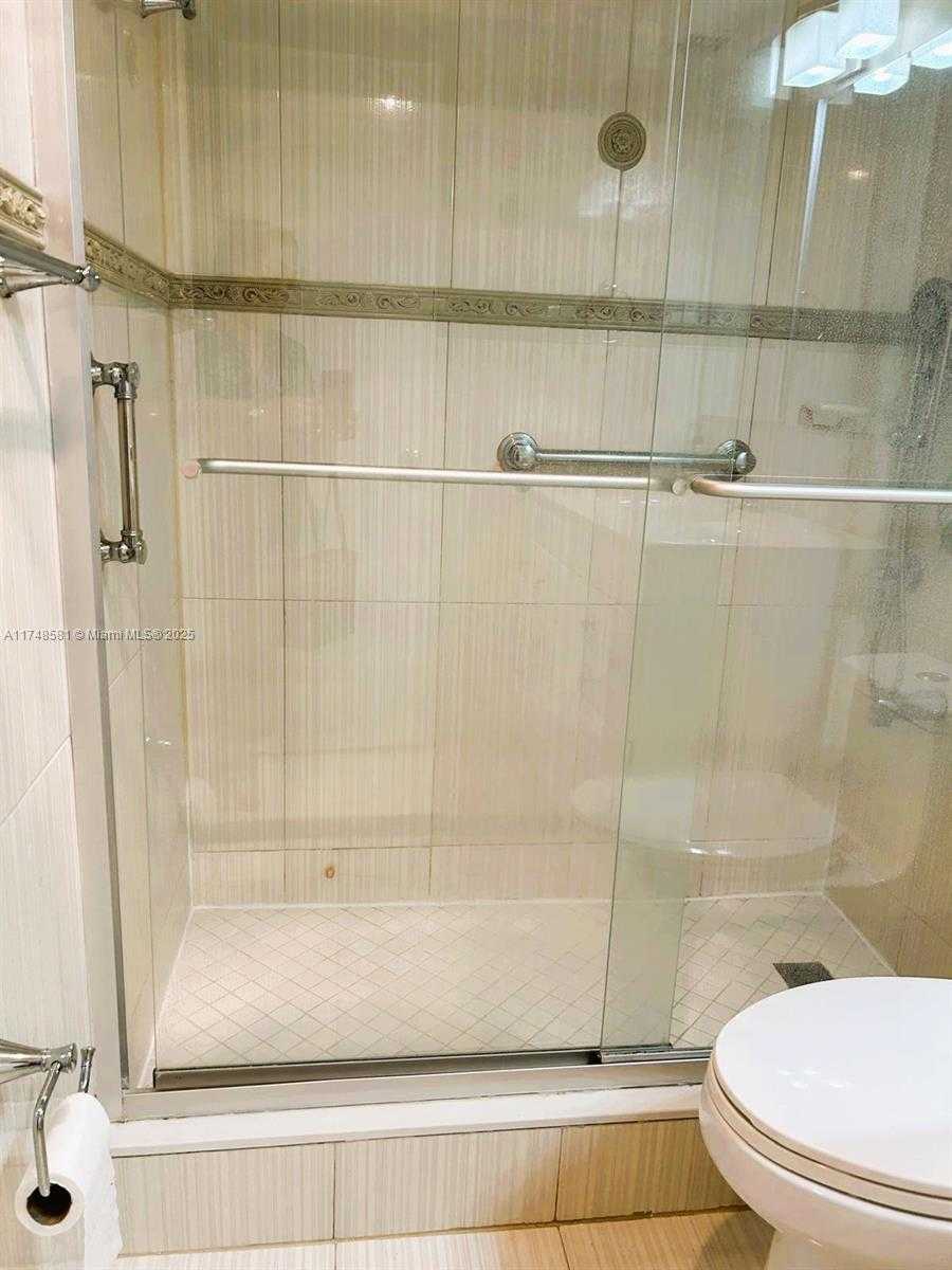 Small Image of 942 NORTH EAST 199TH ST #3E, Miami Number 17