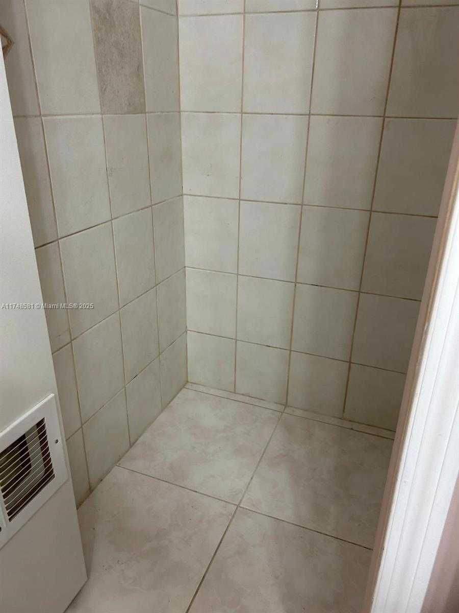 Small Image of 942 NORTH EAST 199TH ST #3E, Miami Number 19