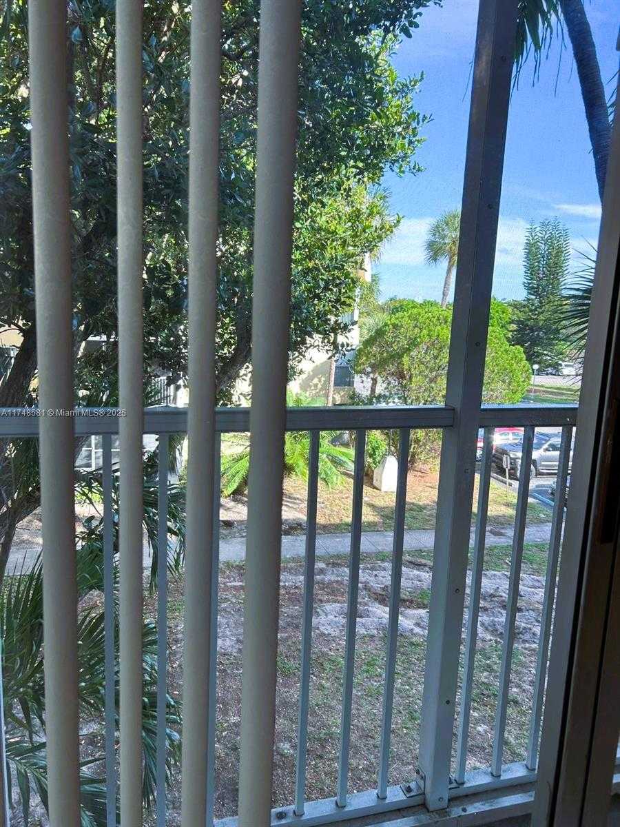 Small Image of 942 NORTH EAST 199TH ST #3E, Miami Number 24