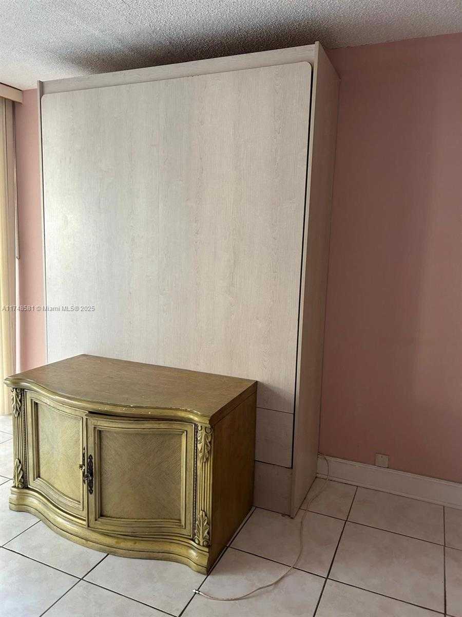 Small Image of 942 NORTH EAST 199TH ST #3E, Miami Number 9