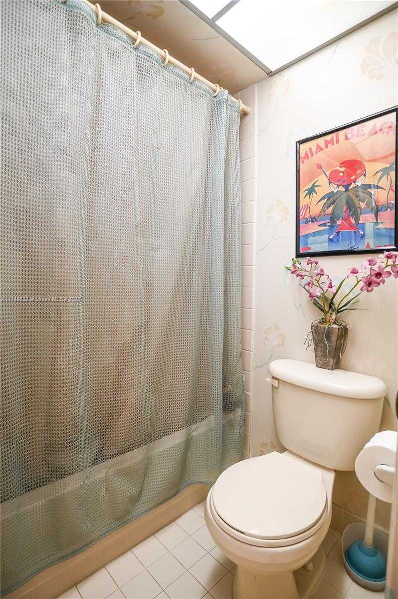 Small Image of 1490 SHERIDAN ST #12A, Hollywood Number 14