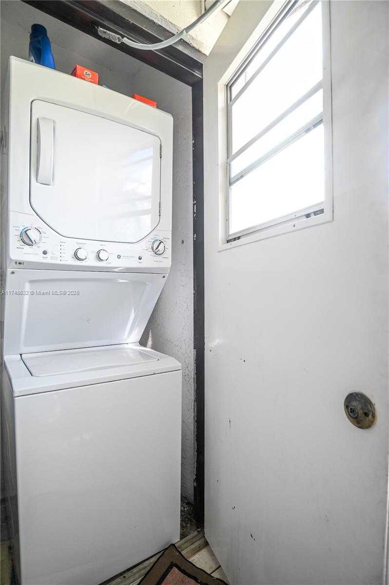 Small Image of 1490 SHERIDAN ST #12A, Hollywood Number 29