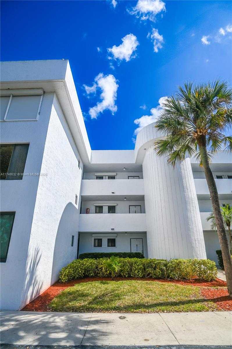 Small Image of 1490 SHERIDAN ST #12A, Hollywood Number 3