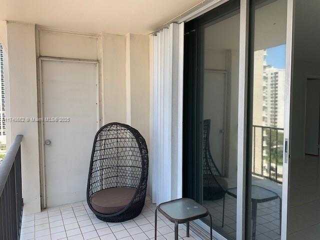 Imagen de Pequeño Objeto