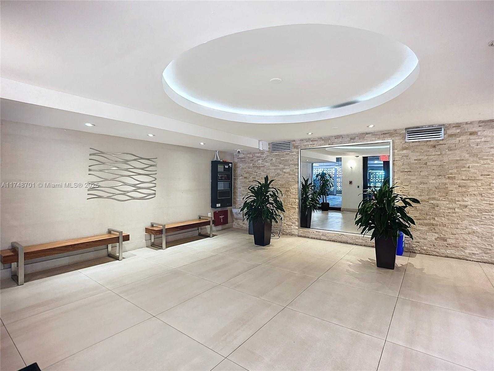Small Image of 465 OCEAN DR #701, Miami Beach Number 24