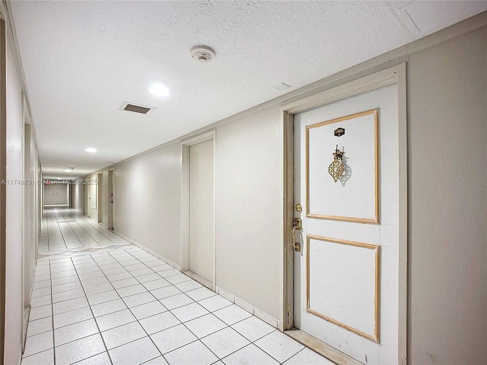 Small Image of 465 OCEAN DR #701, Miami Beach Number 26