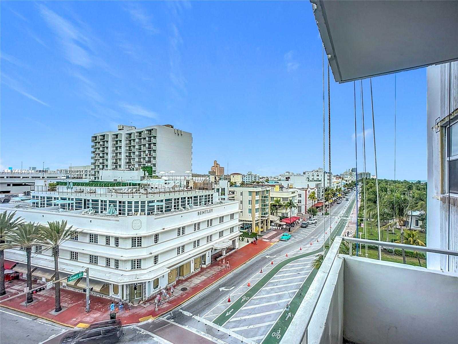 Small Image of 465 OCEAN DR #701, Miami Beach Number 31