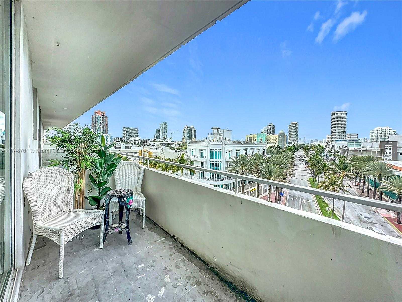 Small Image of 465 OCEAN DR #701, Miami Beach Number 9