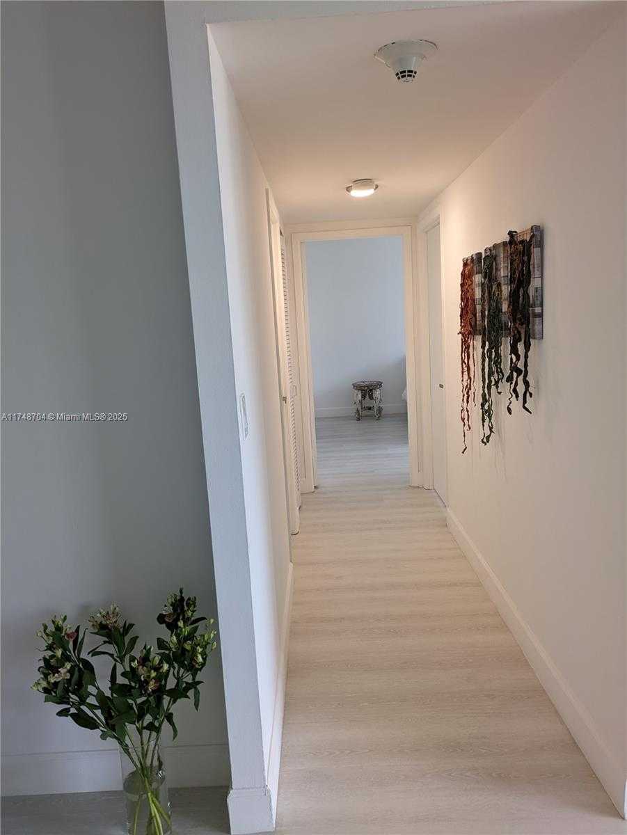 Small Image of 2600 #516, Hallandale Beach Number 7