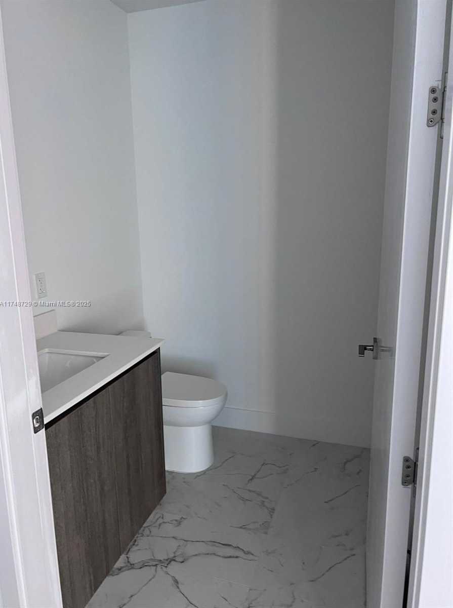 Small Image of 17550 COLLINS AVE #1004, Sunny Isles Beach Number 12