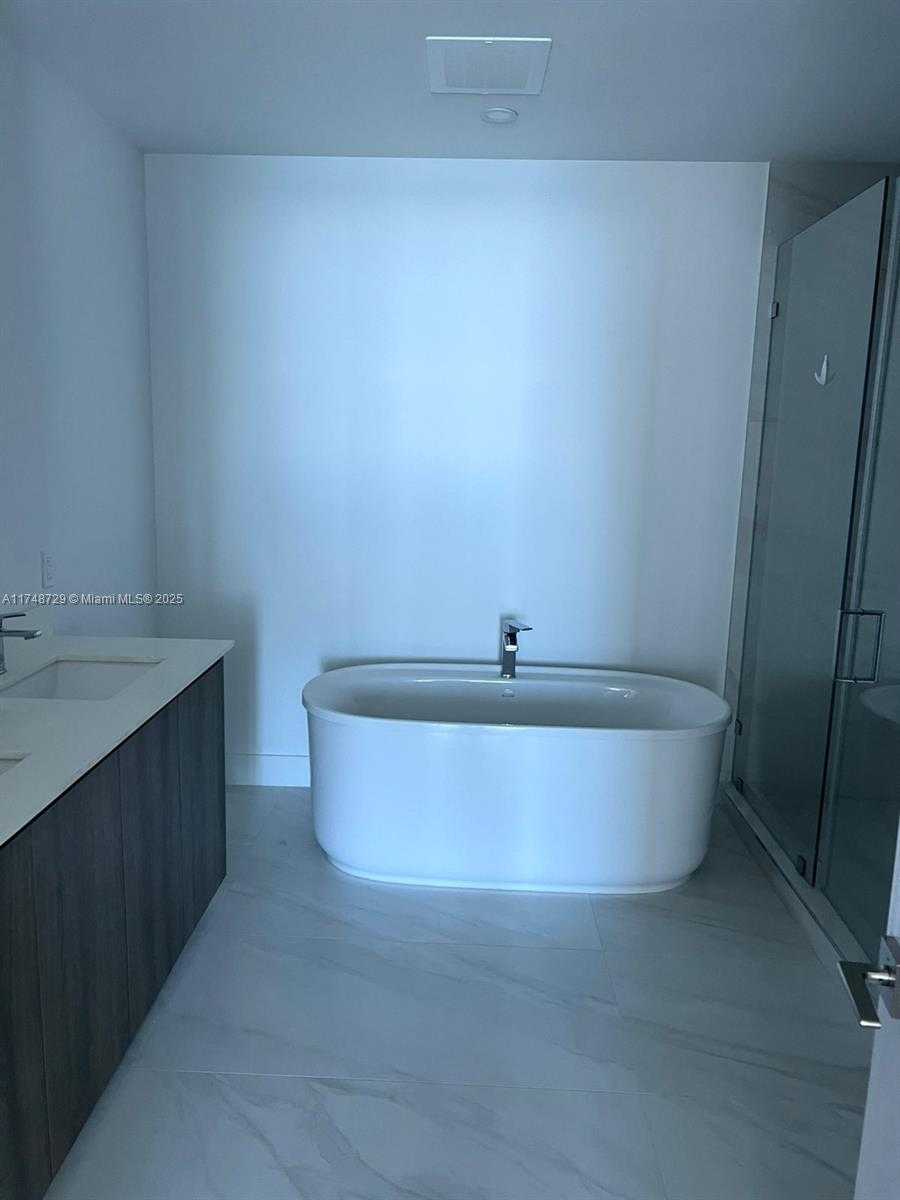 Small Image of 17550 COLLINS AVE #1004, Sunny Isles Beach Number 6