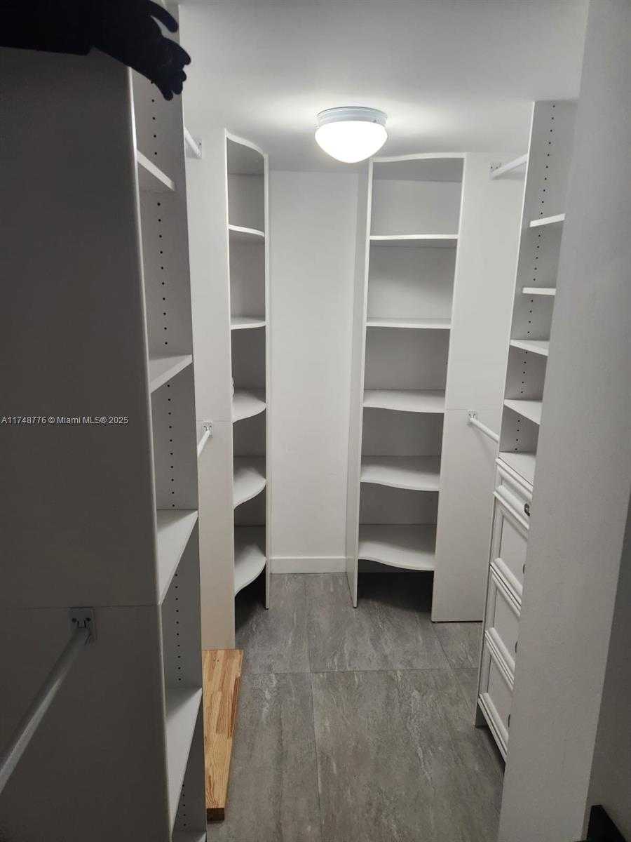 Small Image of 100 GOLDEN ISLES DR #409, Hallandale Beach Number 10