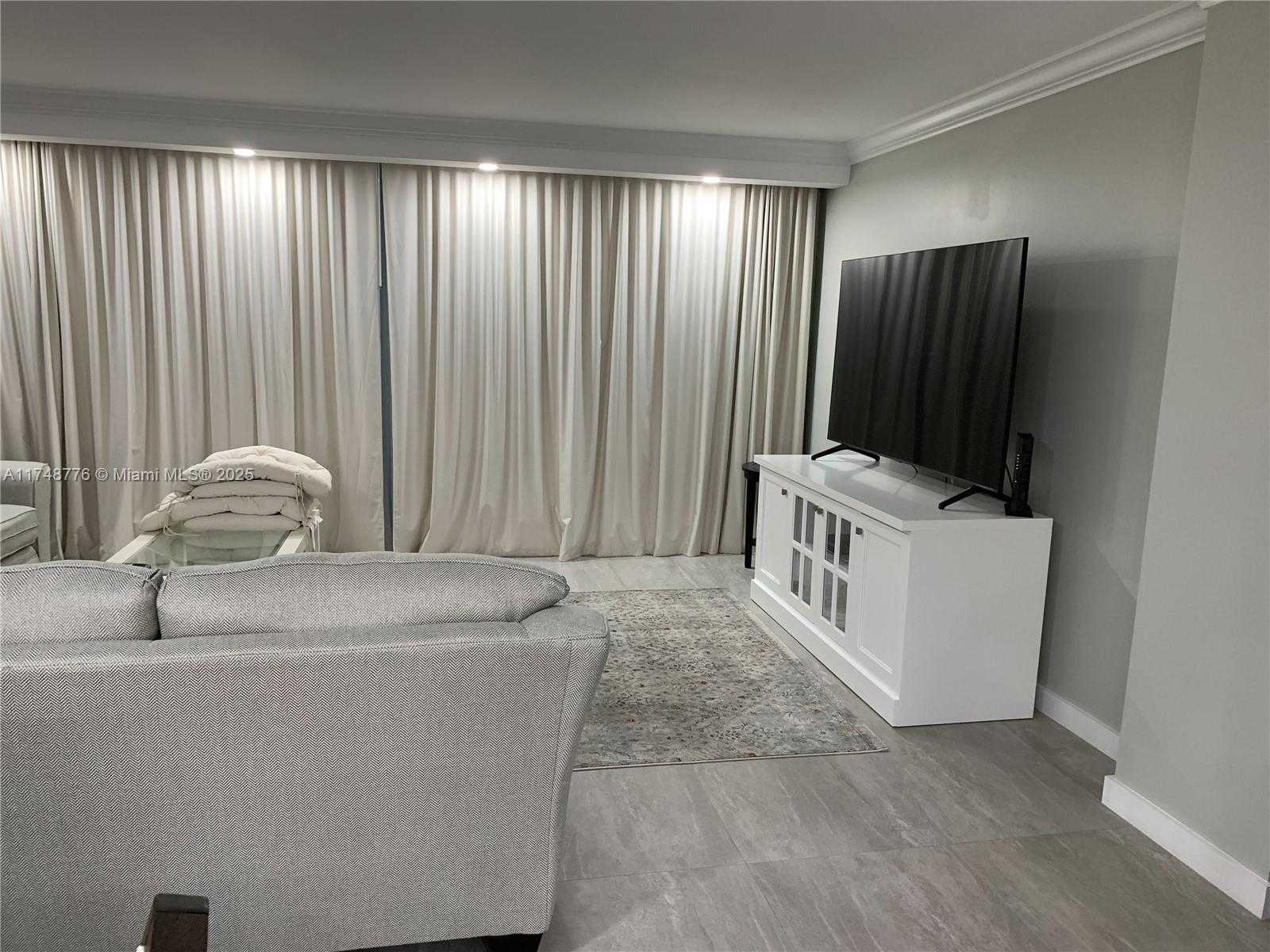 Small Image of 100 GOLDEN ISLES DR #409, Hallandale Beach Number 23