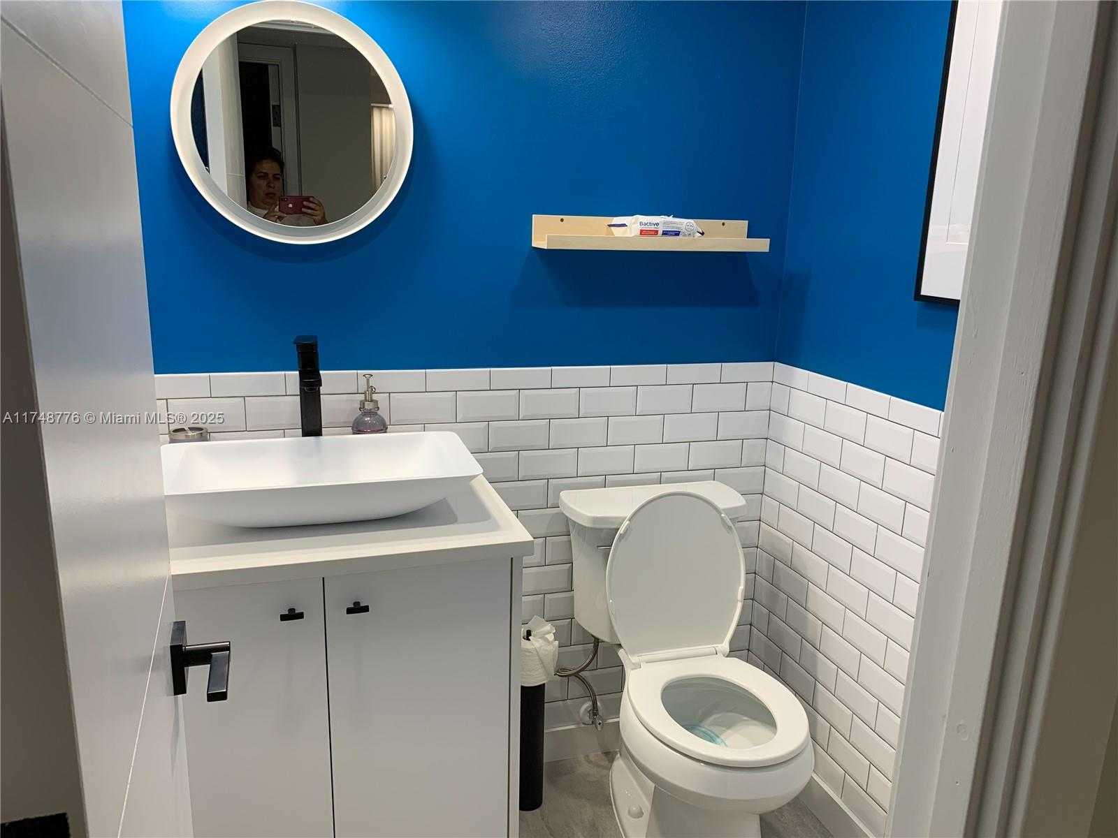 Small Image of 100 GOLDEN ISLES DR #409, Hallandale Beach Number 24