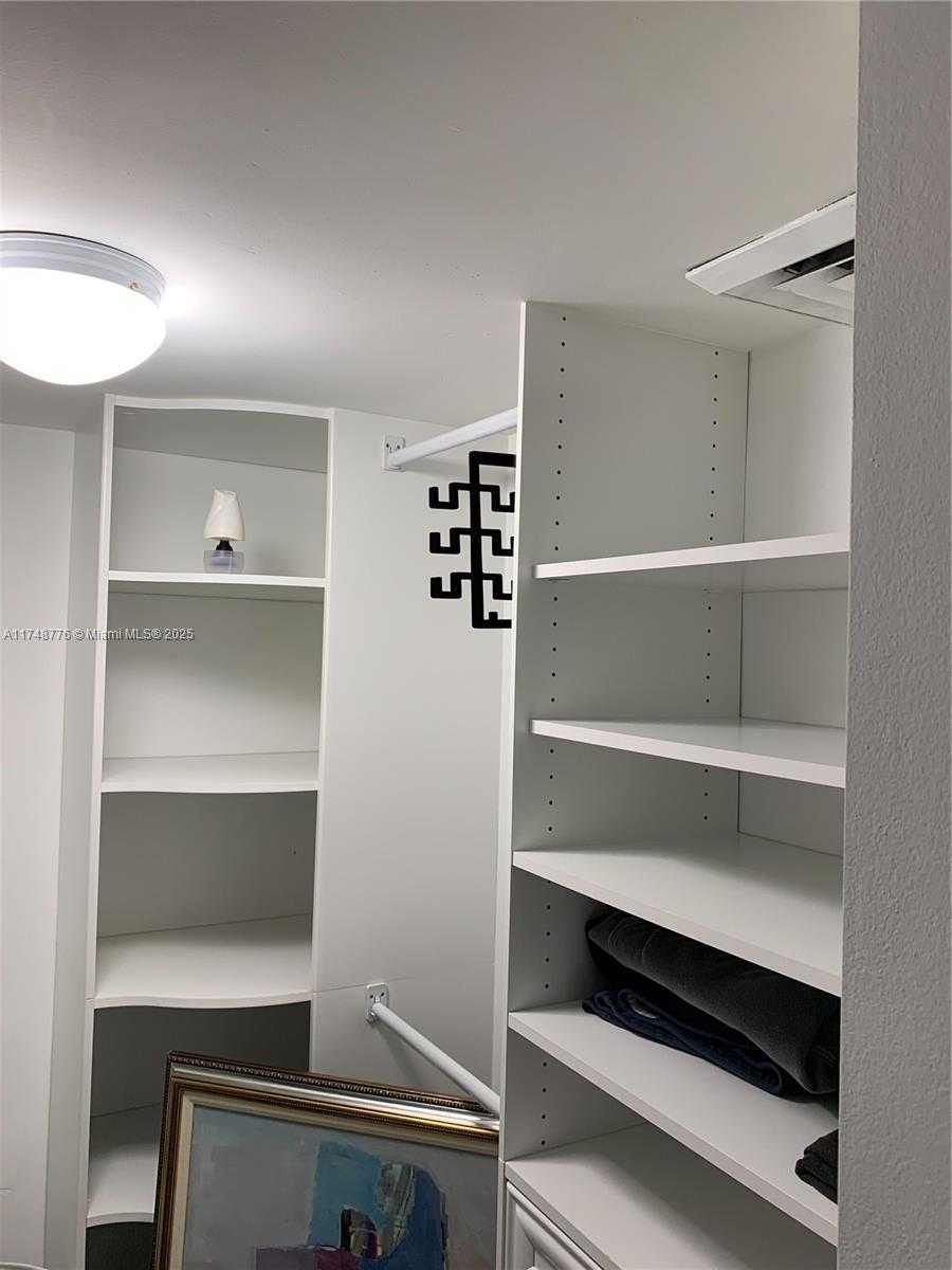 Small Image of 100 GOLDEN ISLES DR #409, Hallandale Beach Number 25