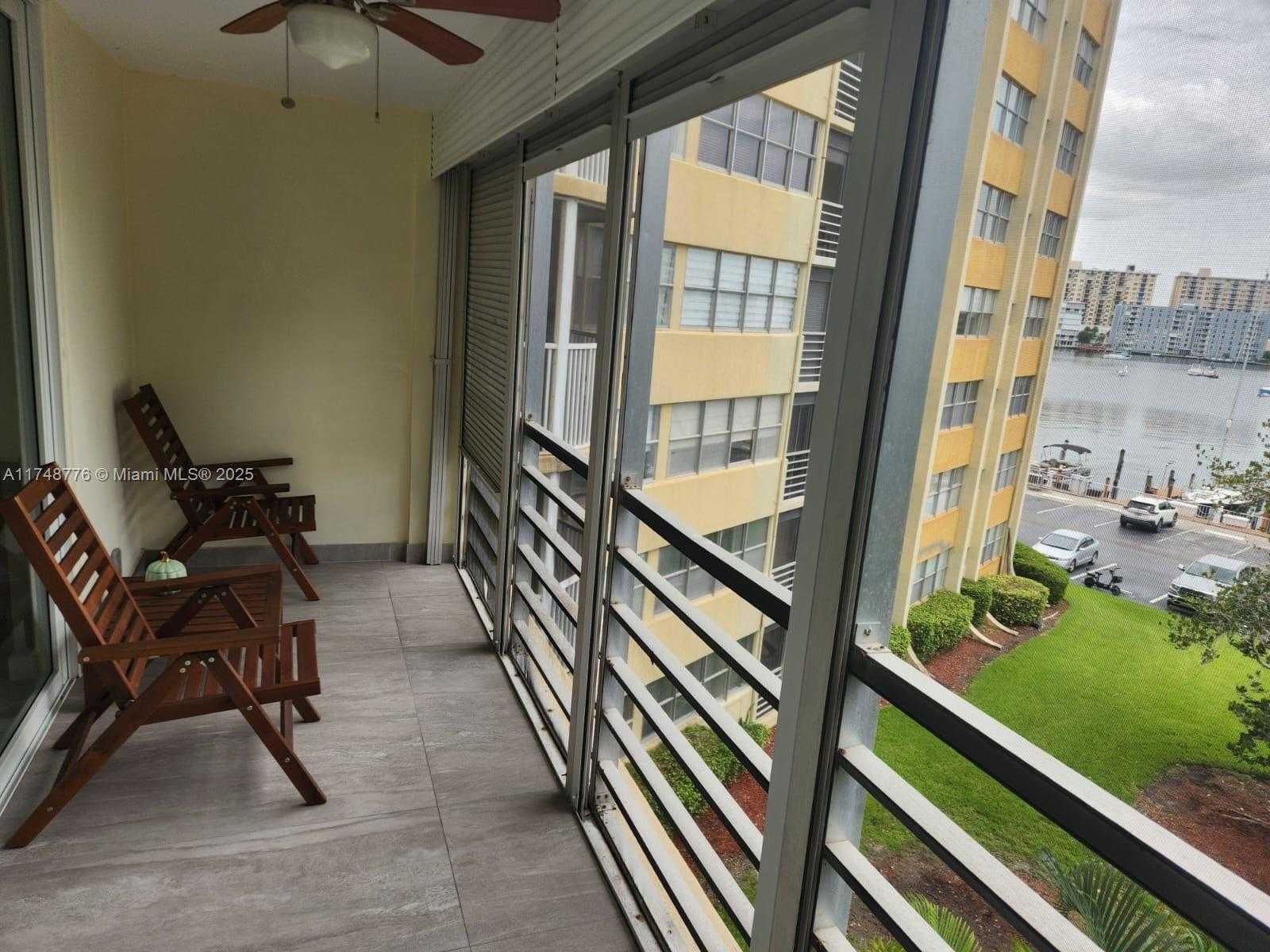 Small Image of 100 GOLDEN ISLES DR #409, Hallandale Beach Number 5