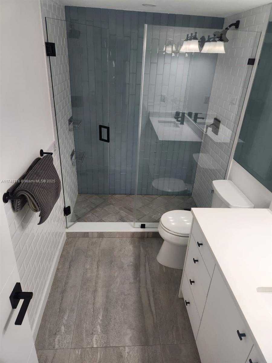 Small Image of 100 GOLDEN ISLES DR #409, Hallandale Beach Number 8