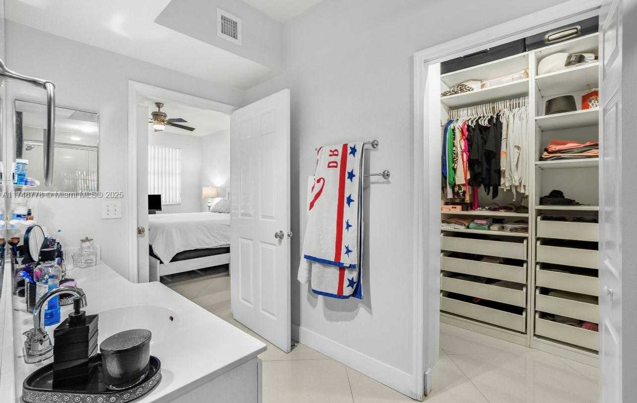 Small Image of 3115 NORTH EAST 184TH ST #4104, Aventura Number 6