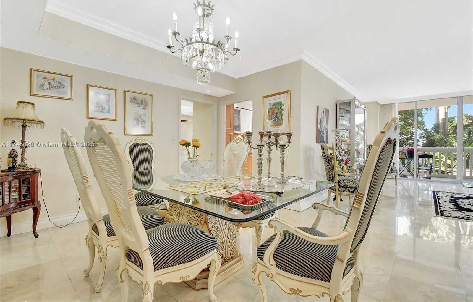 Small Image of 2000 ISLAND BL #410, Aventura Number 10