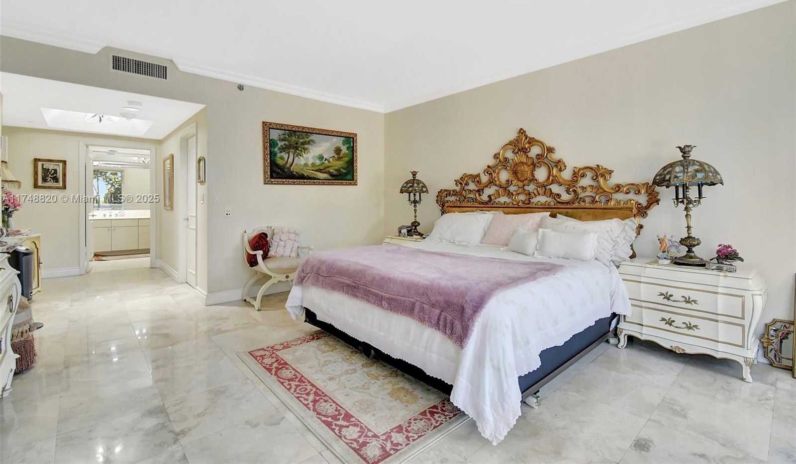 Small Image of 2000 ISLAND BL #410, Aventura Number 20