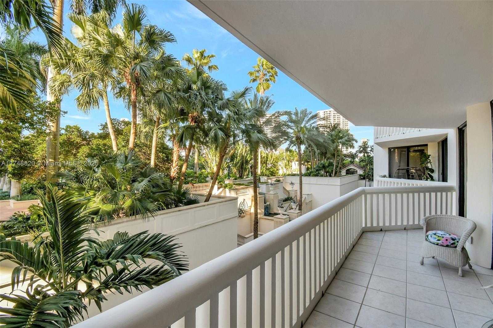 Small Image of 2000 ISLAND BL #410, Aventura Number 3