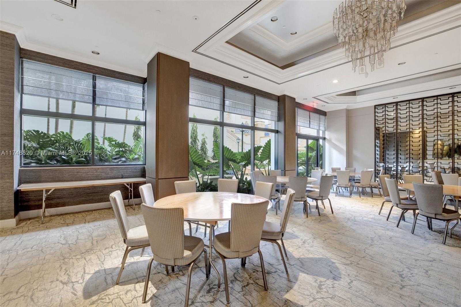 Small Image of 2000 ISLAND BL #410, Aventura Number 40