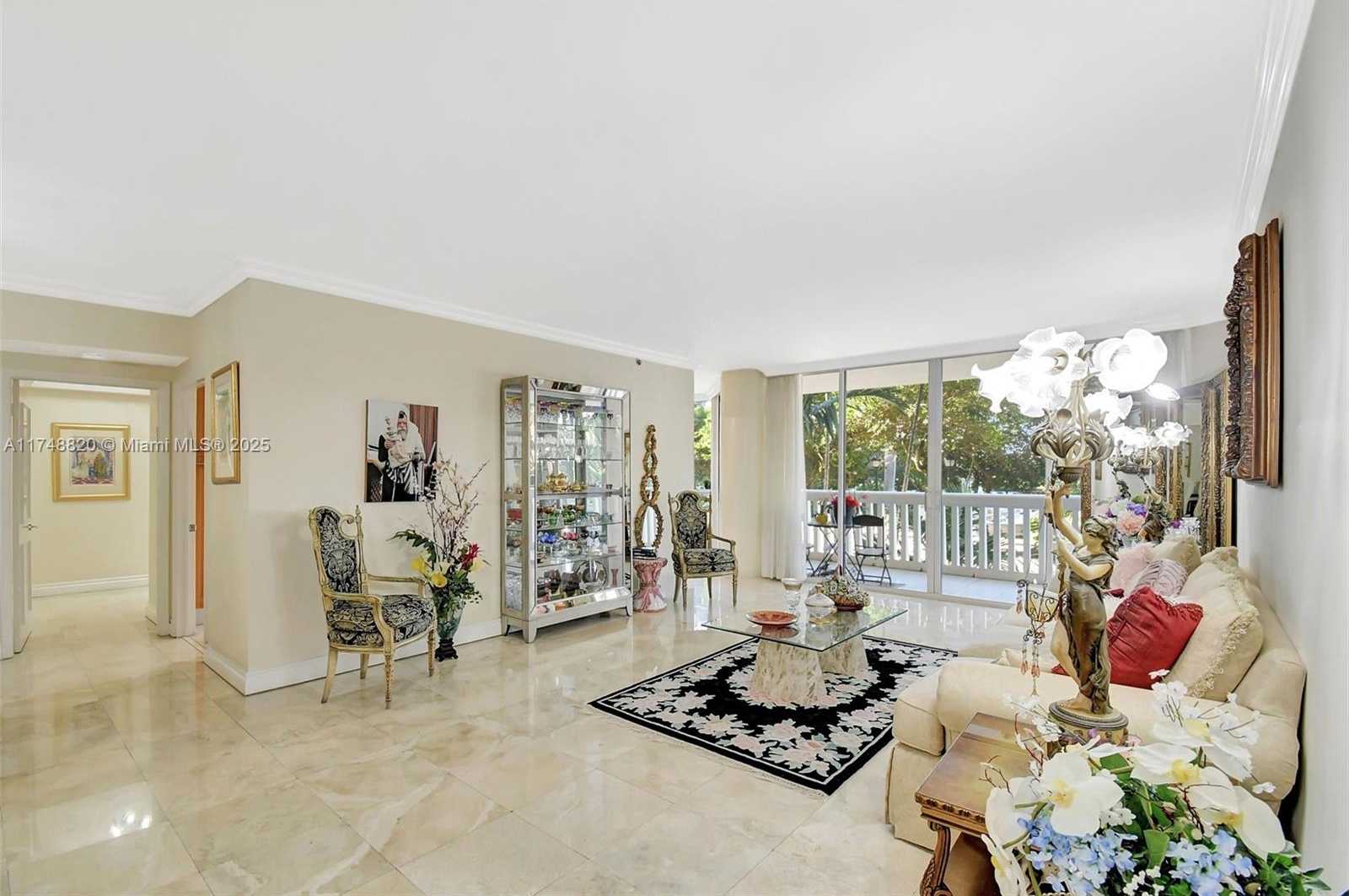 Small Image of 2000 ISLAND BL #410, Aventura Number 6