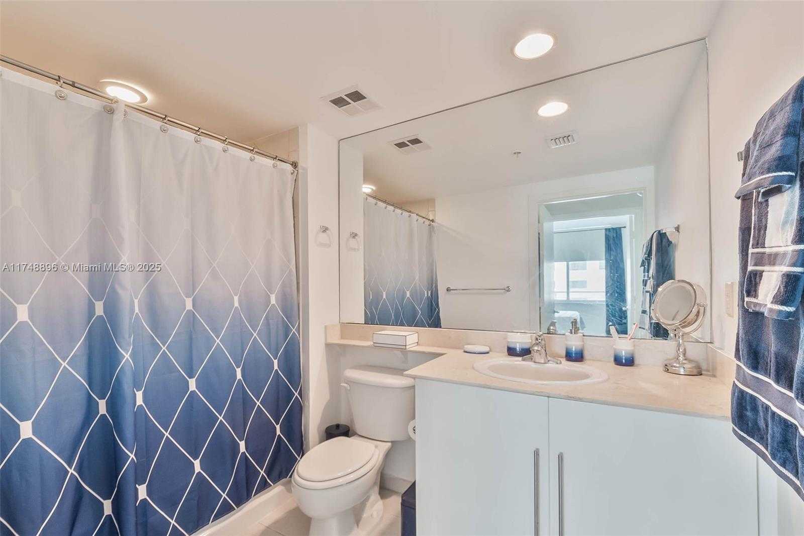 Small Image of 335 SOUTH BISCAYNE BLVD #2402, Miami Number 12