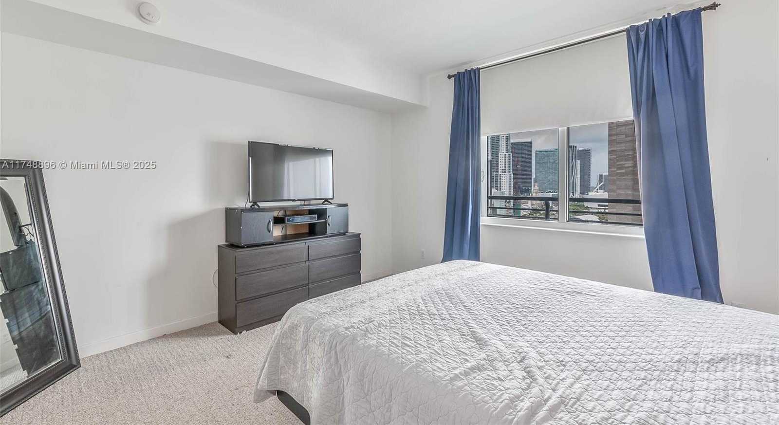 Small Image of 335 SOUTH BISCAYNE BLVD #2402, Miami Number 14