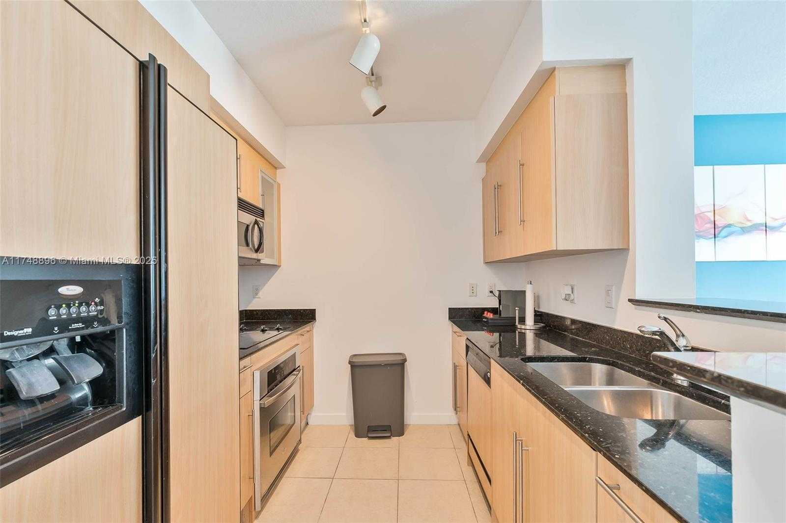 Small Image of 335 SOUTH BISCAYNE BLVD #2402, Miami Number 6