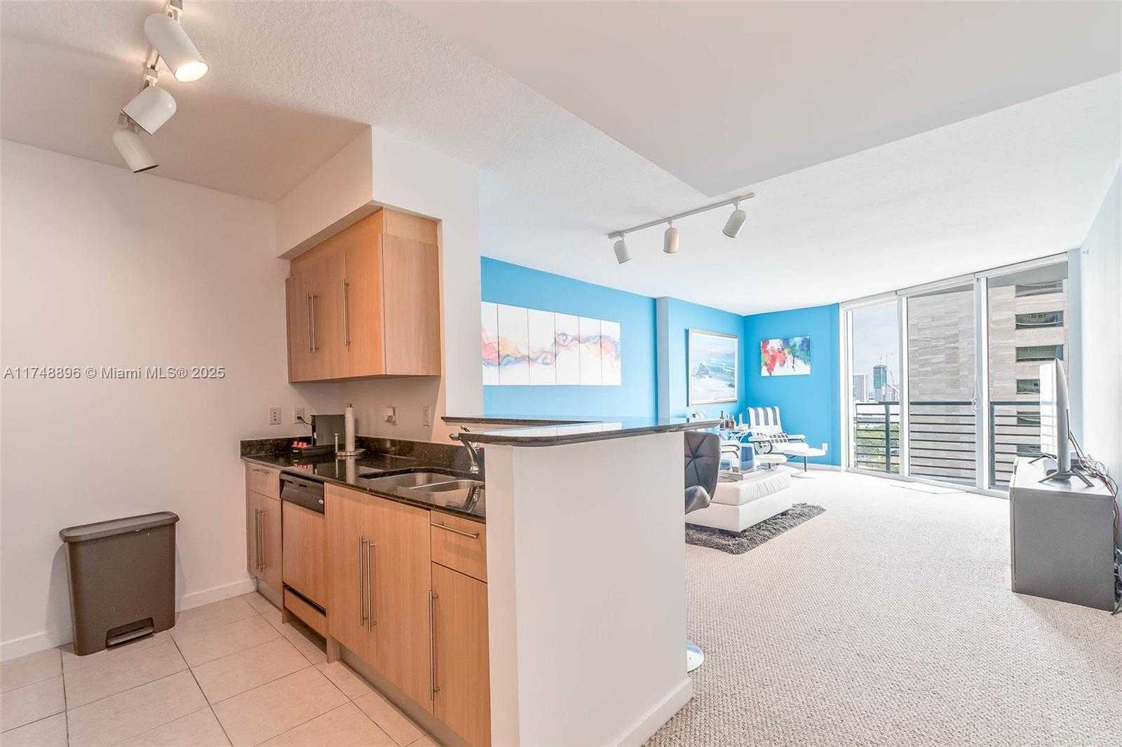 Small Image of 335 SOUTH BISCAYNE BLVD #2402, Miami Number 7