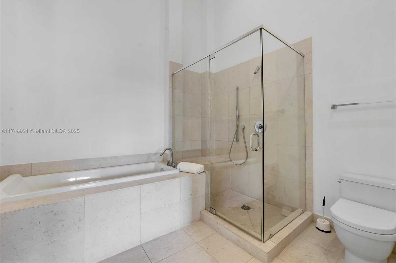 Small Image of 465 BRICKELL AVE #1505, Miami Number 11
