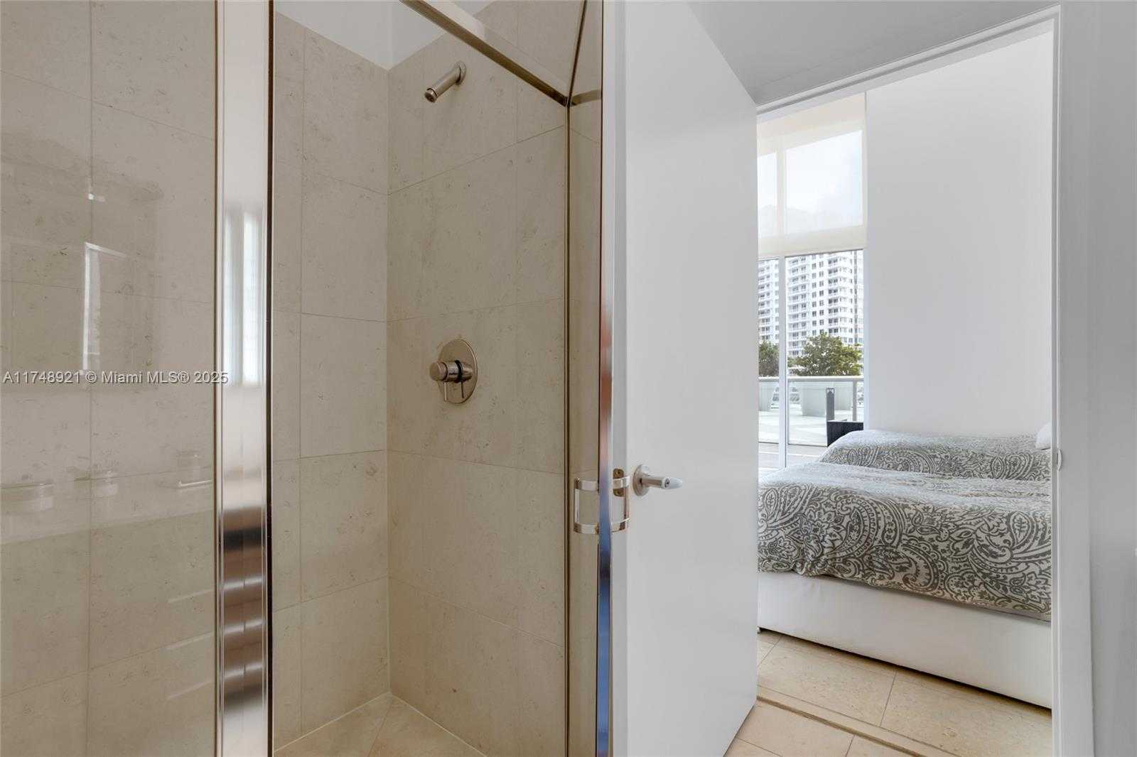 Small Image of 465 BRICKELL AVE #1505, Miami Number 15