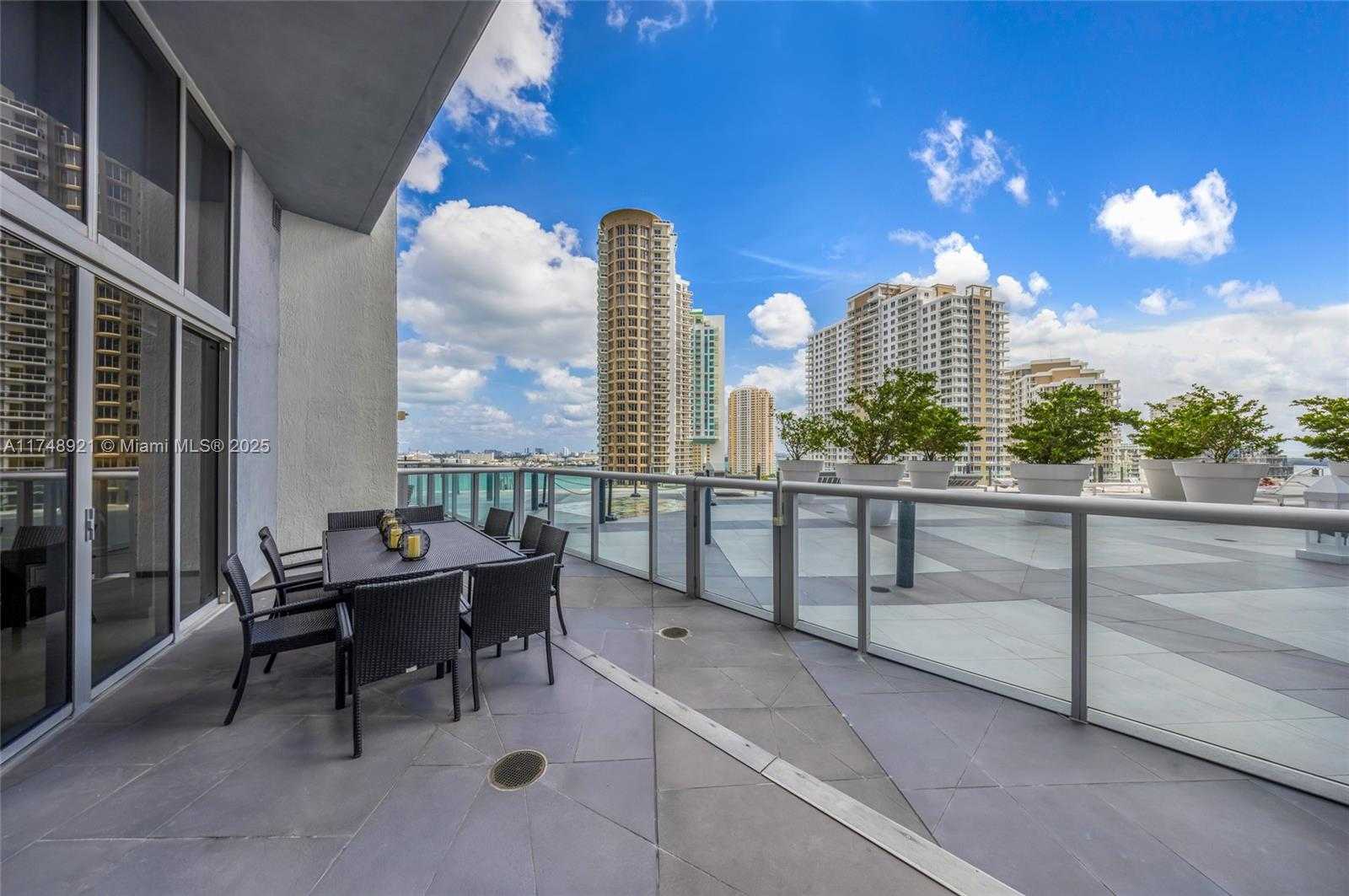 Small Image of 465 BRICKELL AVE #1505, Miami Number 17