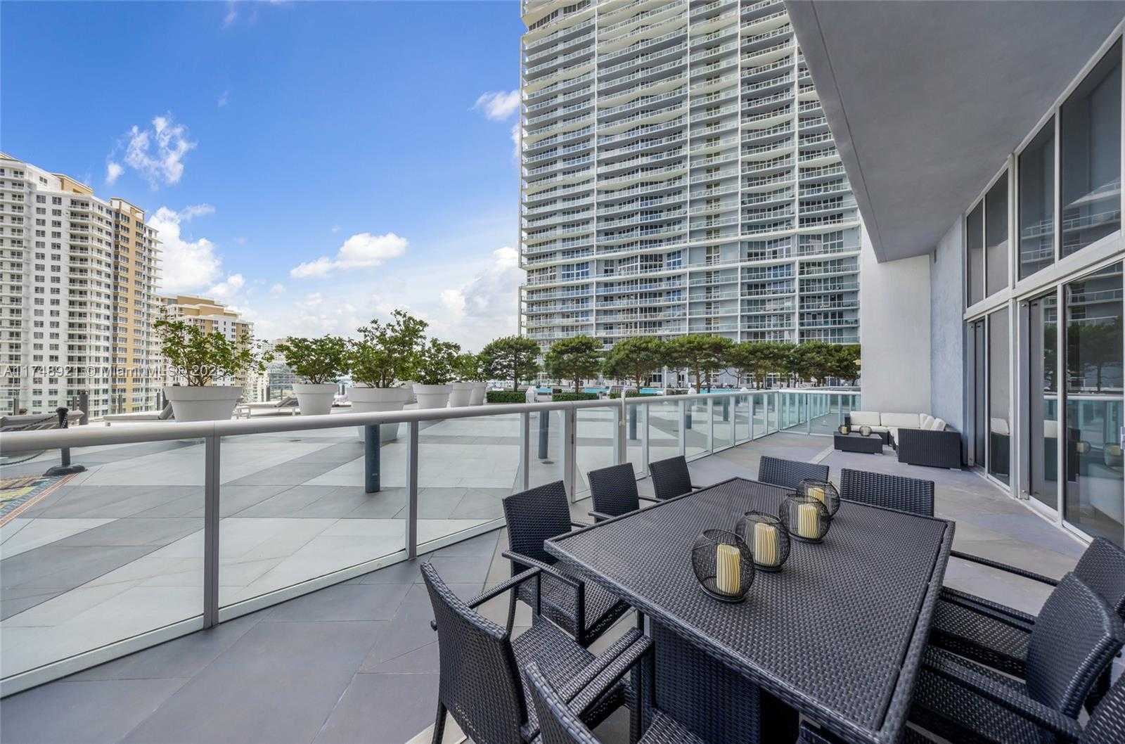 Small Image of 465 BRICKELL AVE #1505, Miami Number 18