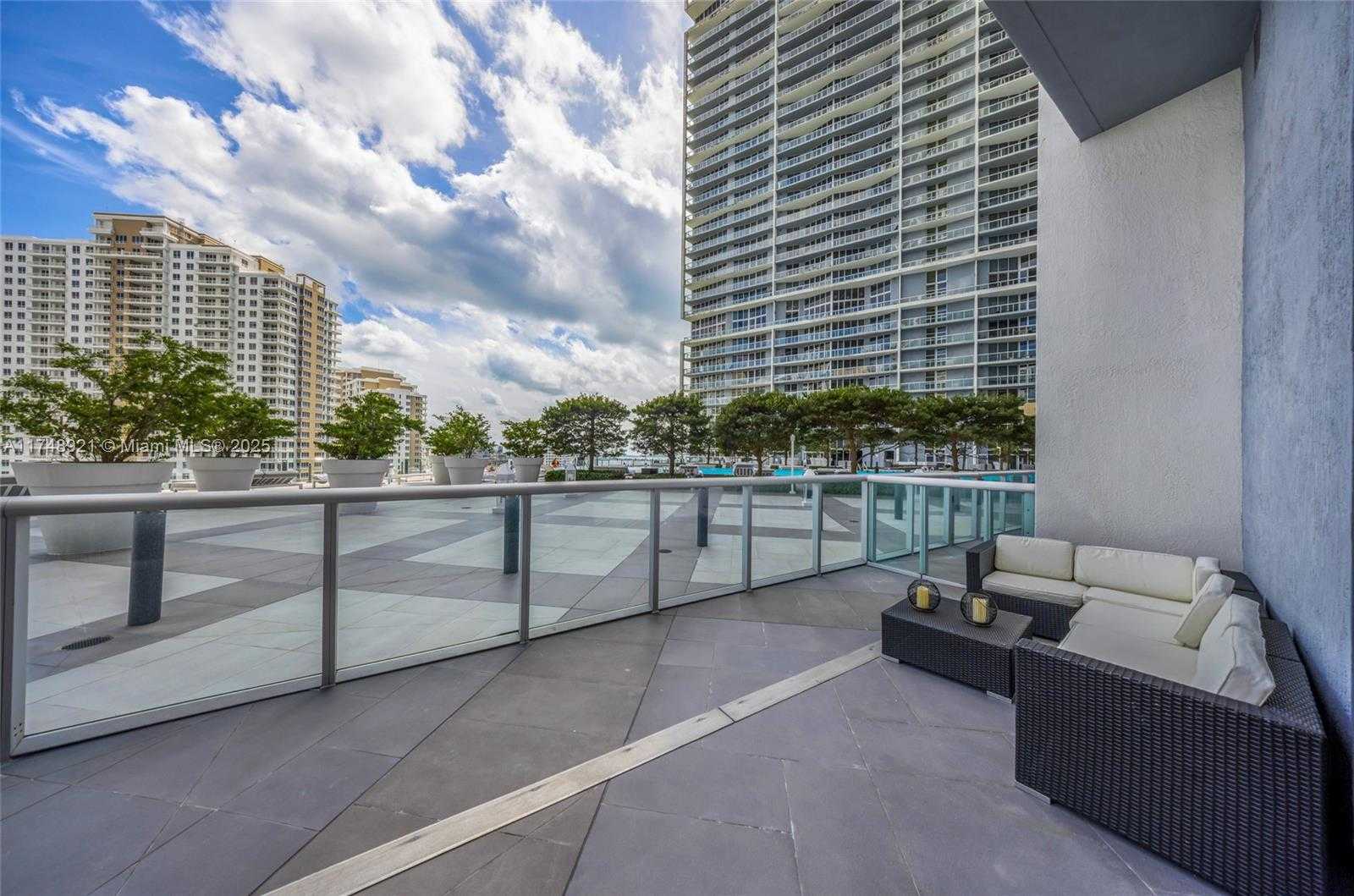Small Image of 465 BRICKELL AVE #1505, Miami Number 19