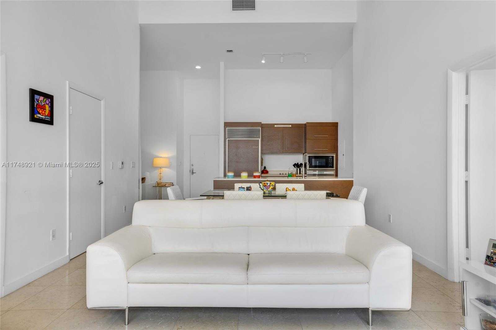 Small Image of 465 BRICKELL AVE #1505, Miami Number 3