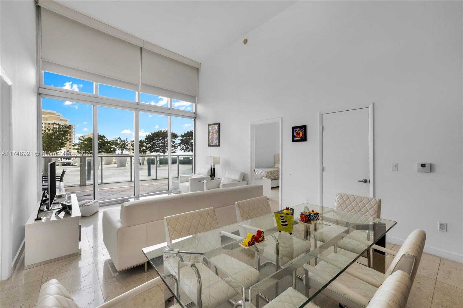 Small Image of 465 BRICKELL AVE #1505, Miami Number 4