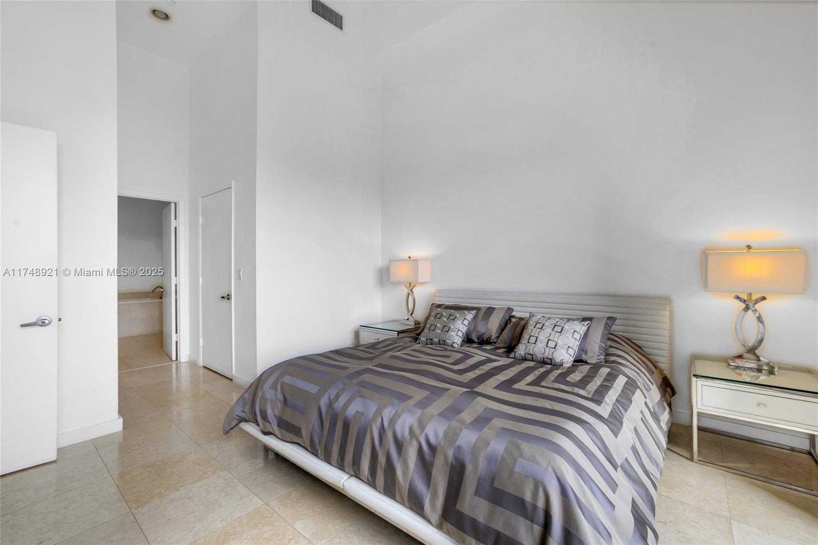 Small Image of 465 BRICKELL AVE #1505, Miami Number 9