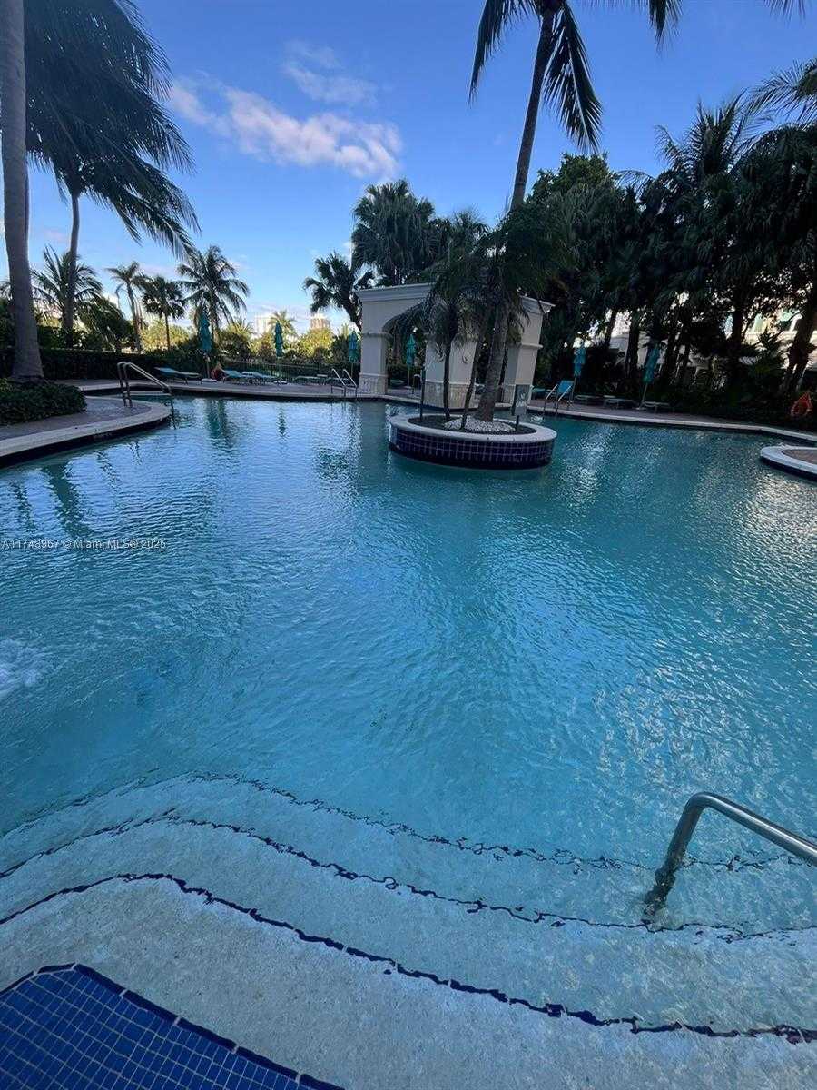Small Image of 19501 W COUNTRY CLUB DR #1708, Aventura Number 13