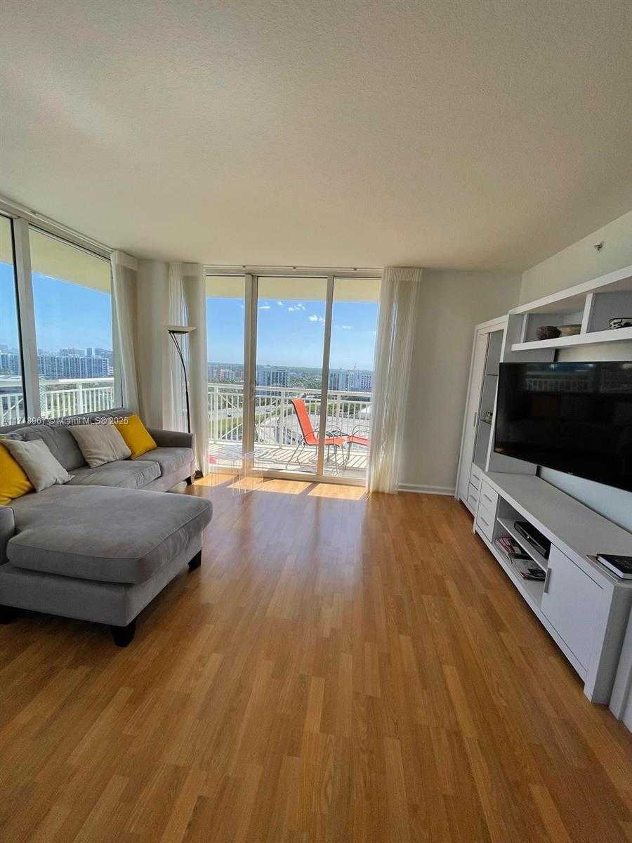 Small Image of 19501 W COUNTRY CLUB DR #1708, Aventura Number 3