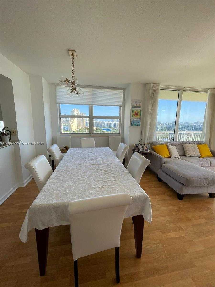 Small Image of 19501 W COUNTRY CLUB DR #1708, Aventura Number 4