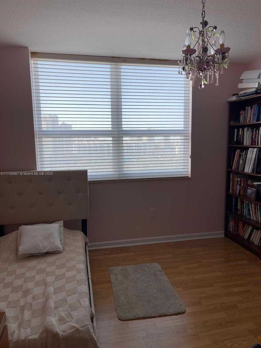 Small Image of 19501 W COUNTRY CLUB DR #1708, Aventura Number 9