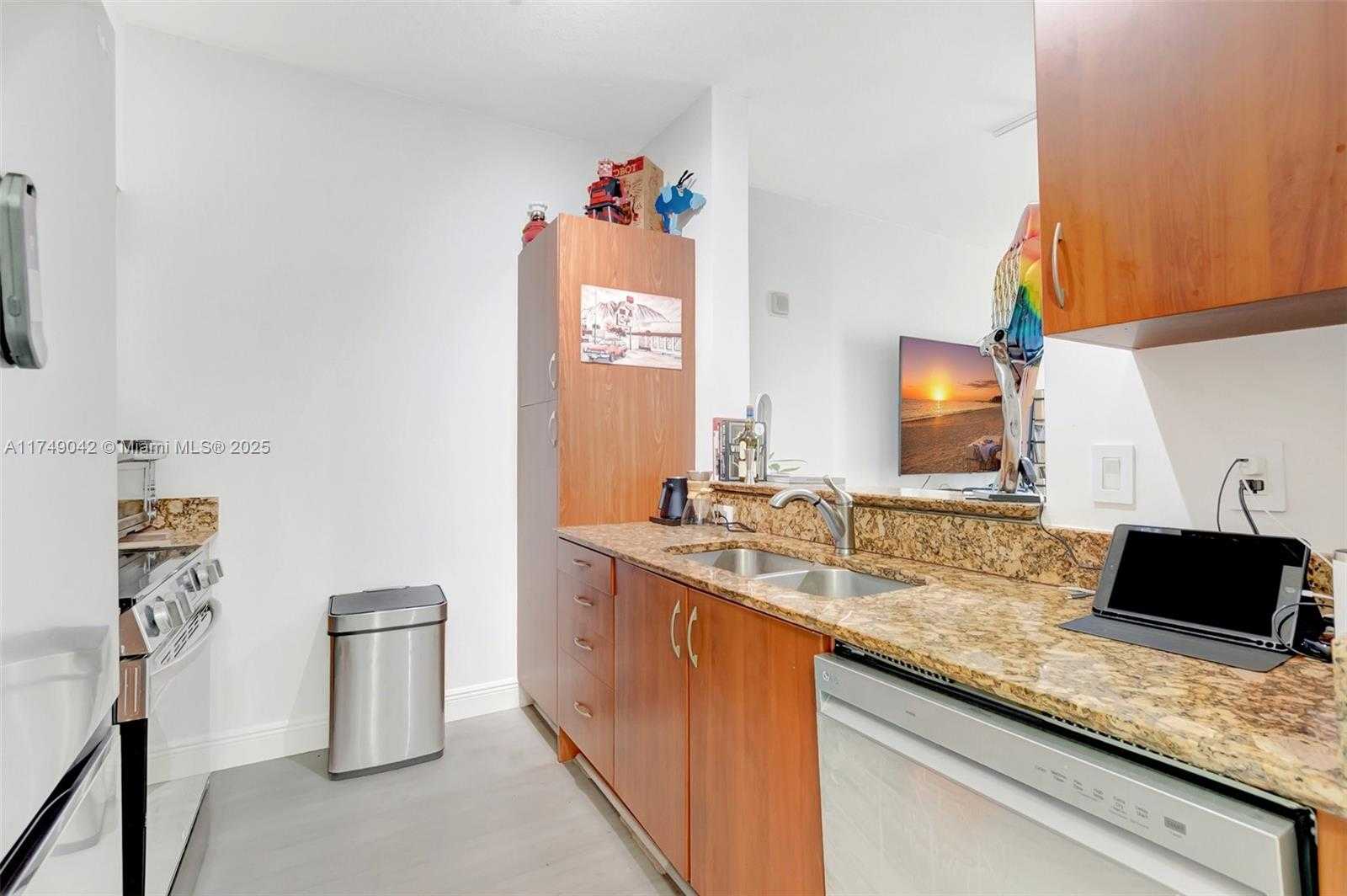 Small Image of 233 SOUTH FEDERAL HWY #216, Boca Raton Number 17