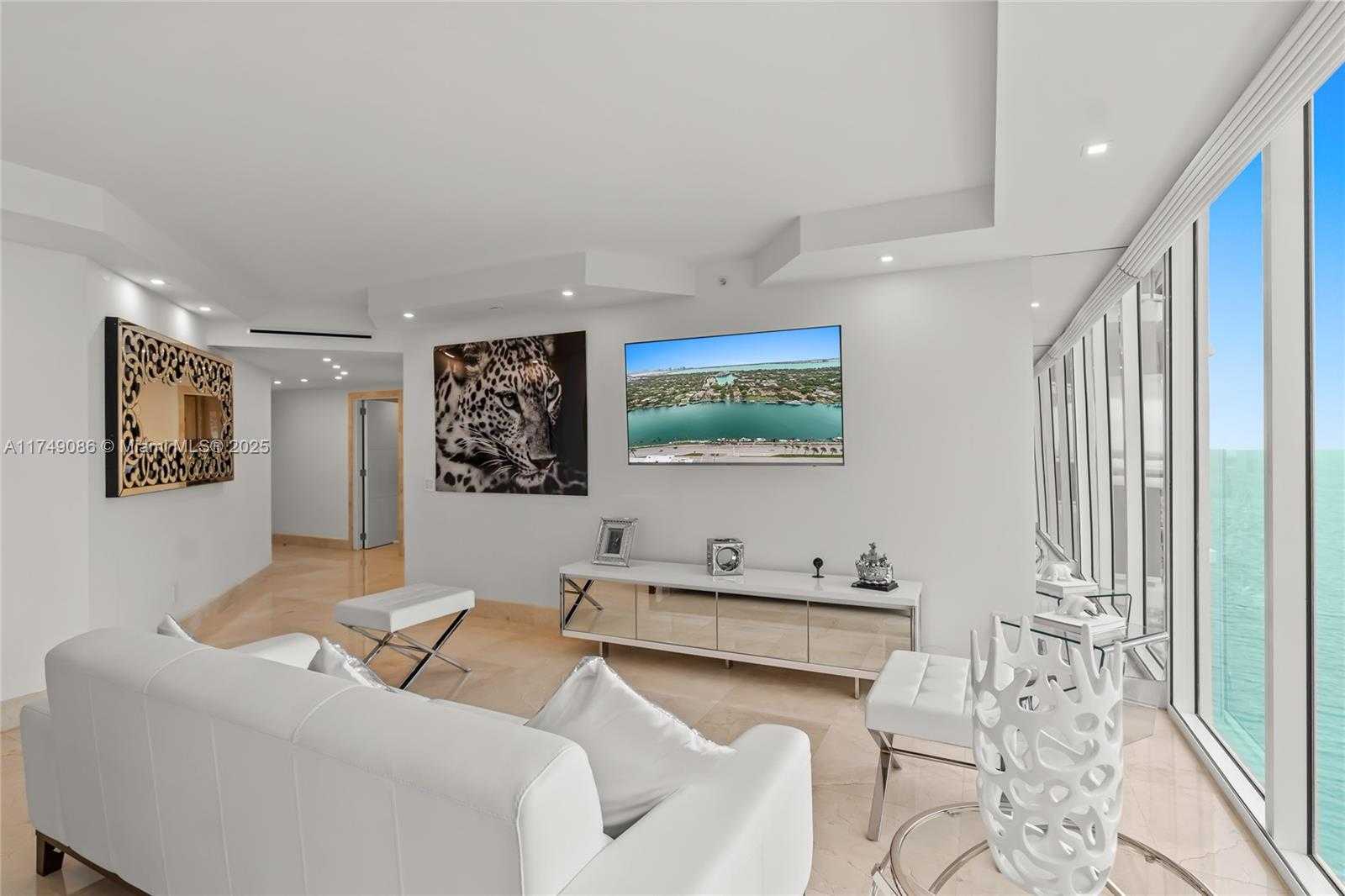 Small Image of 4775 COLLINS AVE #3505, Miami Beach Number 18