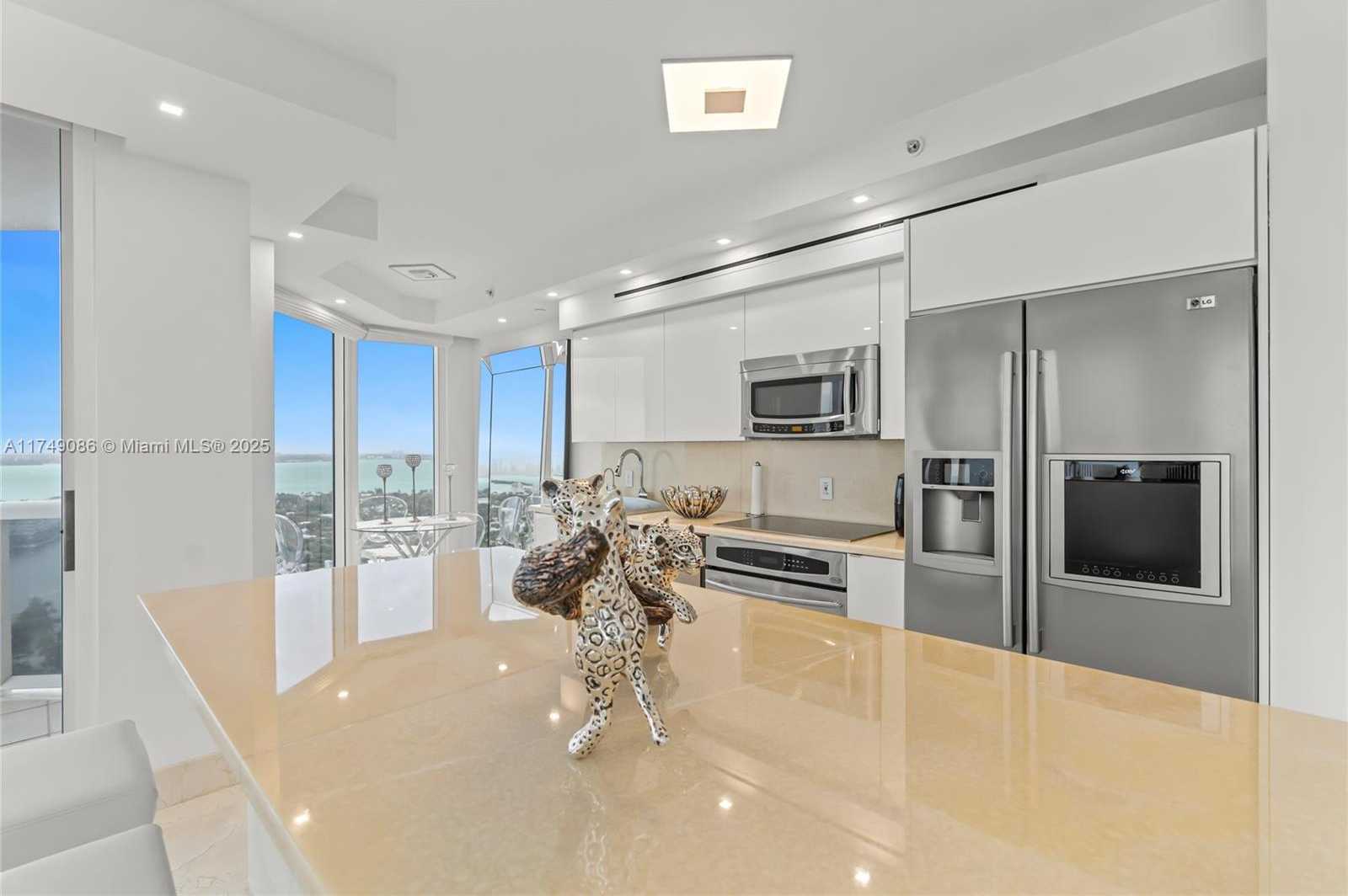 Small Image of 4775 COLLINS AVE #3505, Miami Beach Number 26