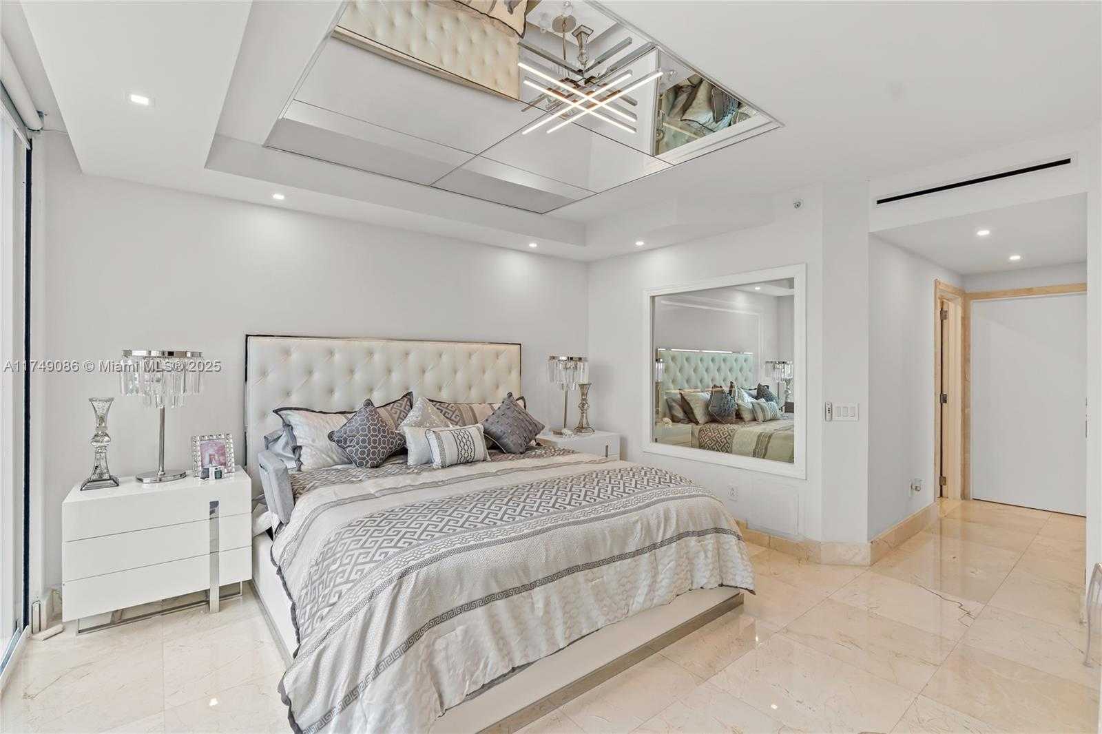 Small Image of 4775 COLLINS AVE #3505, Miami Beach Number 29