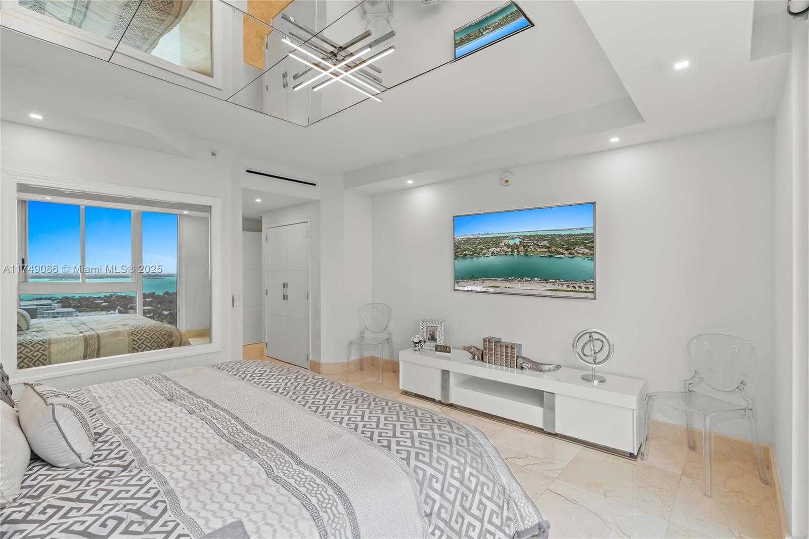 Small Image of 4775 COLLINS AVE #3505, Miami Beach Number 30