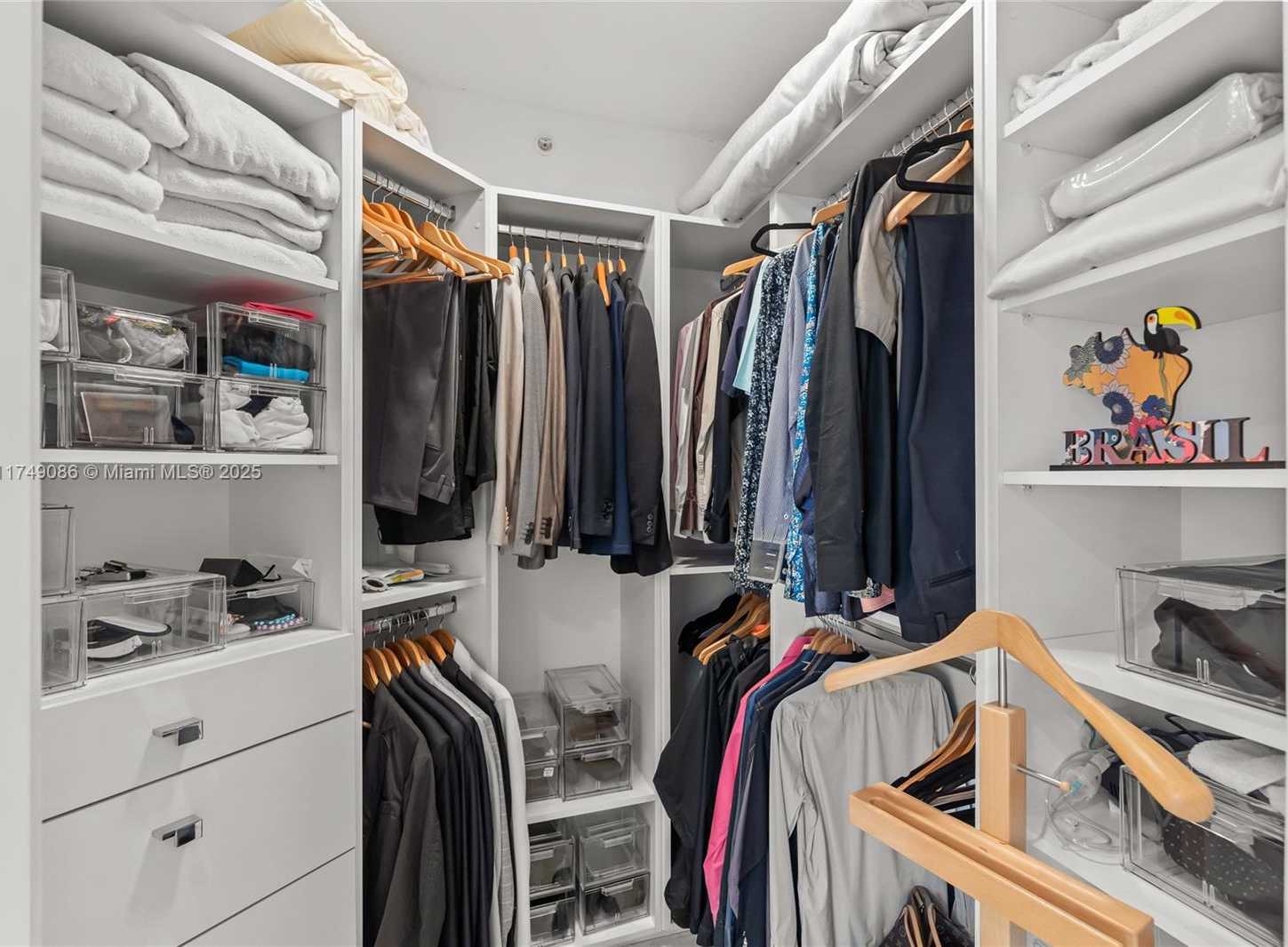 Small Image of 4775 COLLINS AVE #3505, Miami Beach Number 32